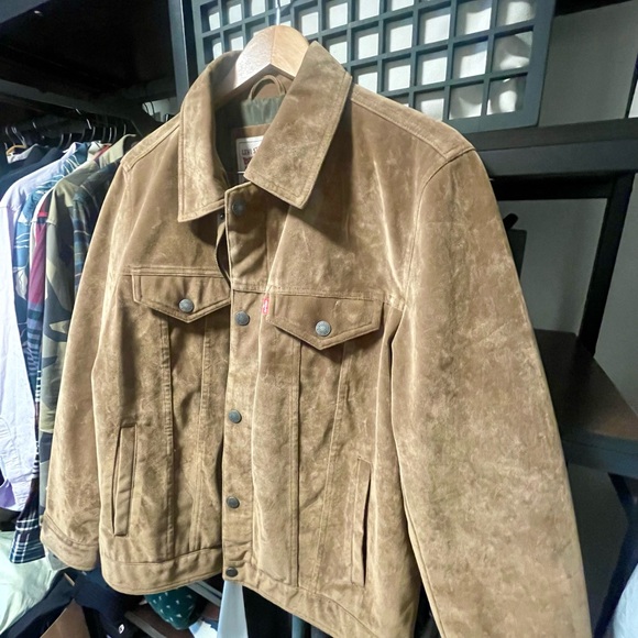 Levi’s Tan Faux Suede Trucker Jacket 🧥 - Picture 4 of 5